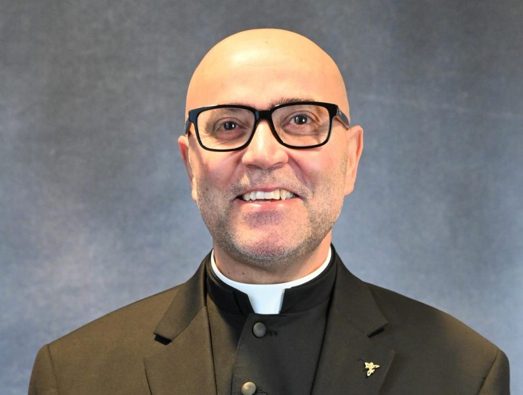 Diácono açoriano vai ser ordenado sacerdote na diocese canadiana de Hamilton