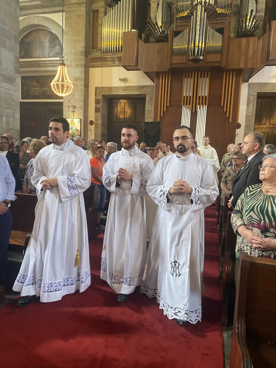 Bispo de Angra preside à primeira ordenação sacerdotal na diocese