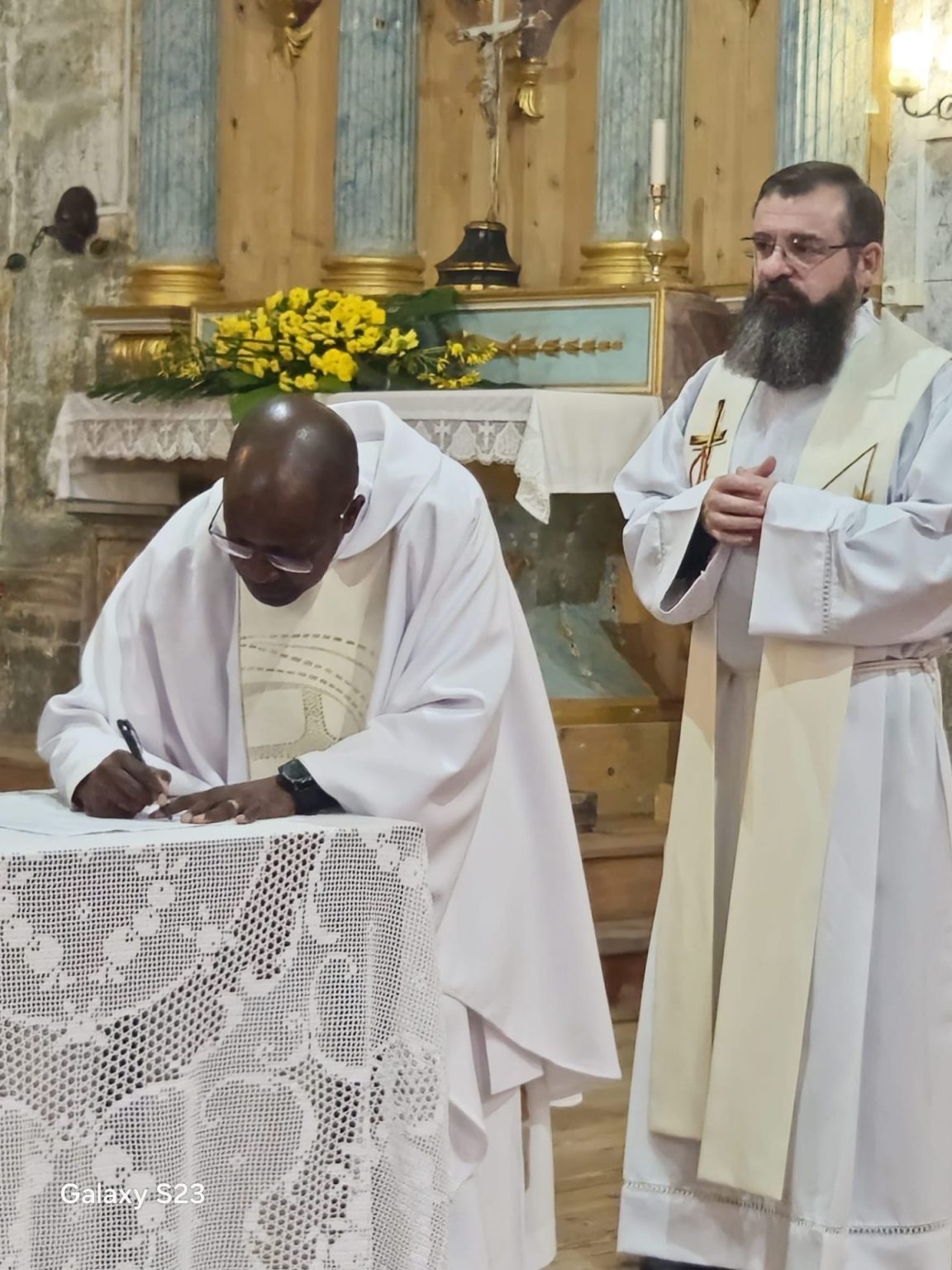 Ouvidoria das Flores em festa para acolher novo sacerdote