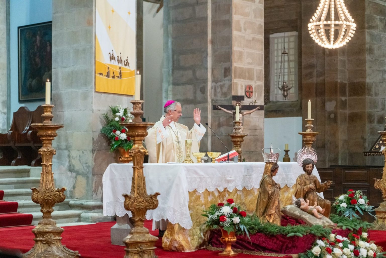 Jesus “continua a querer nascer nos lugares menos esperados: em corações feridos, em vidas desfeitas, em situações de guerra” – bispo de Angra